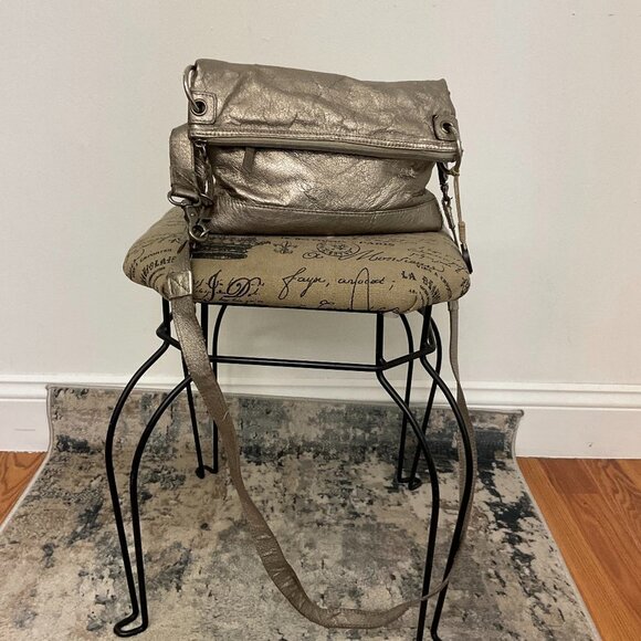 The Sak Leather Crossbody Metallic Shoulder Bag Purse Zip Pockets Gold - Picture 1 of 5